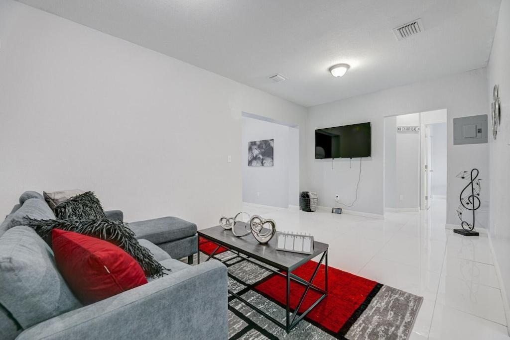 Deco Drive Miami • Near Hard Rock Stadium • South Beach • Wynwood Ngoại thất bức ảnh